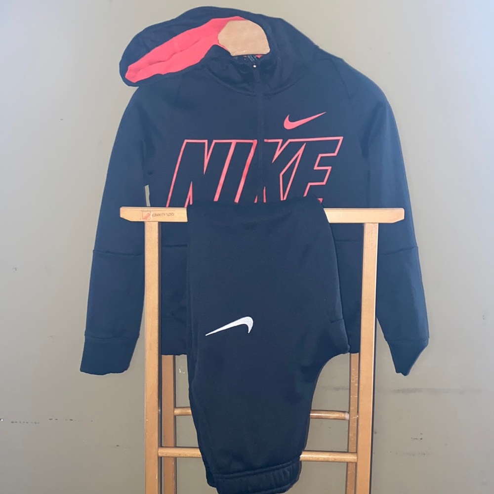 Nike Active Dry-Fit zippered hoodie and pants